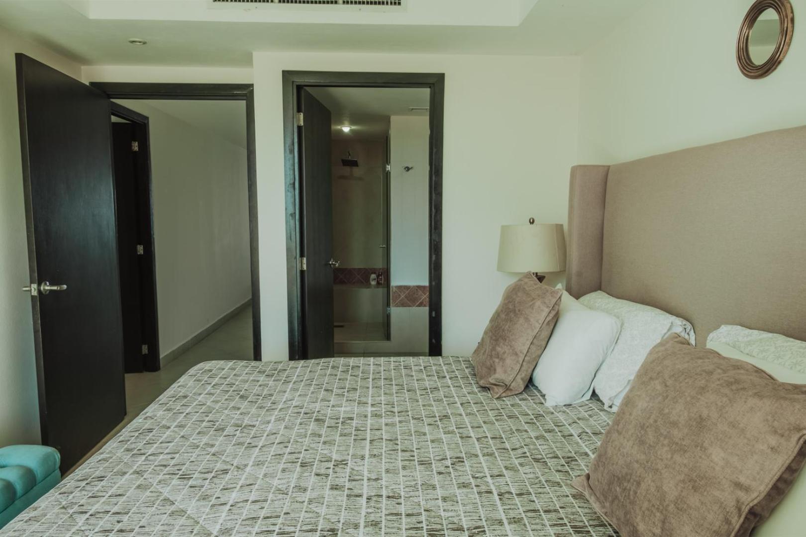 Grand Venetian Beachfront Condos Puerto Vallarta Esterno foto